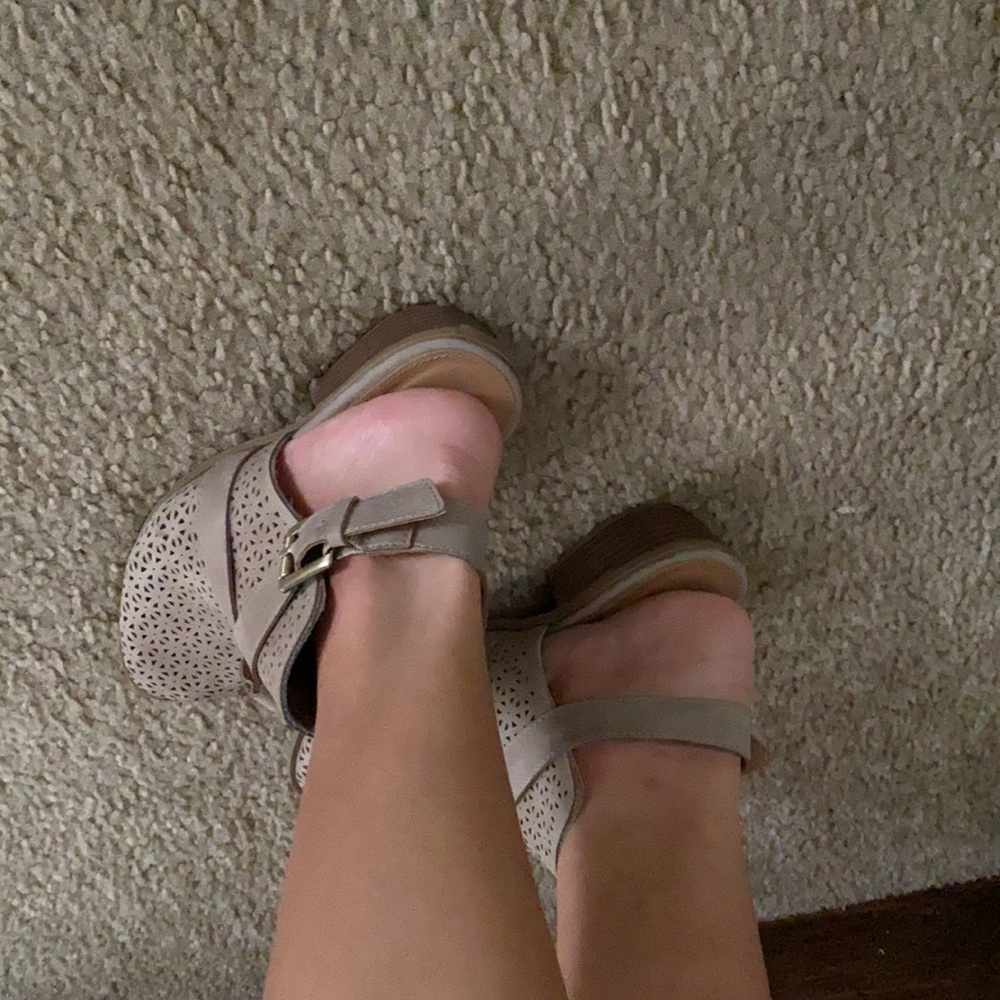 Tan booties - Picture 2 of 5